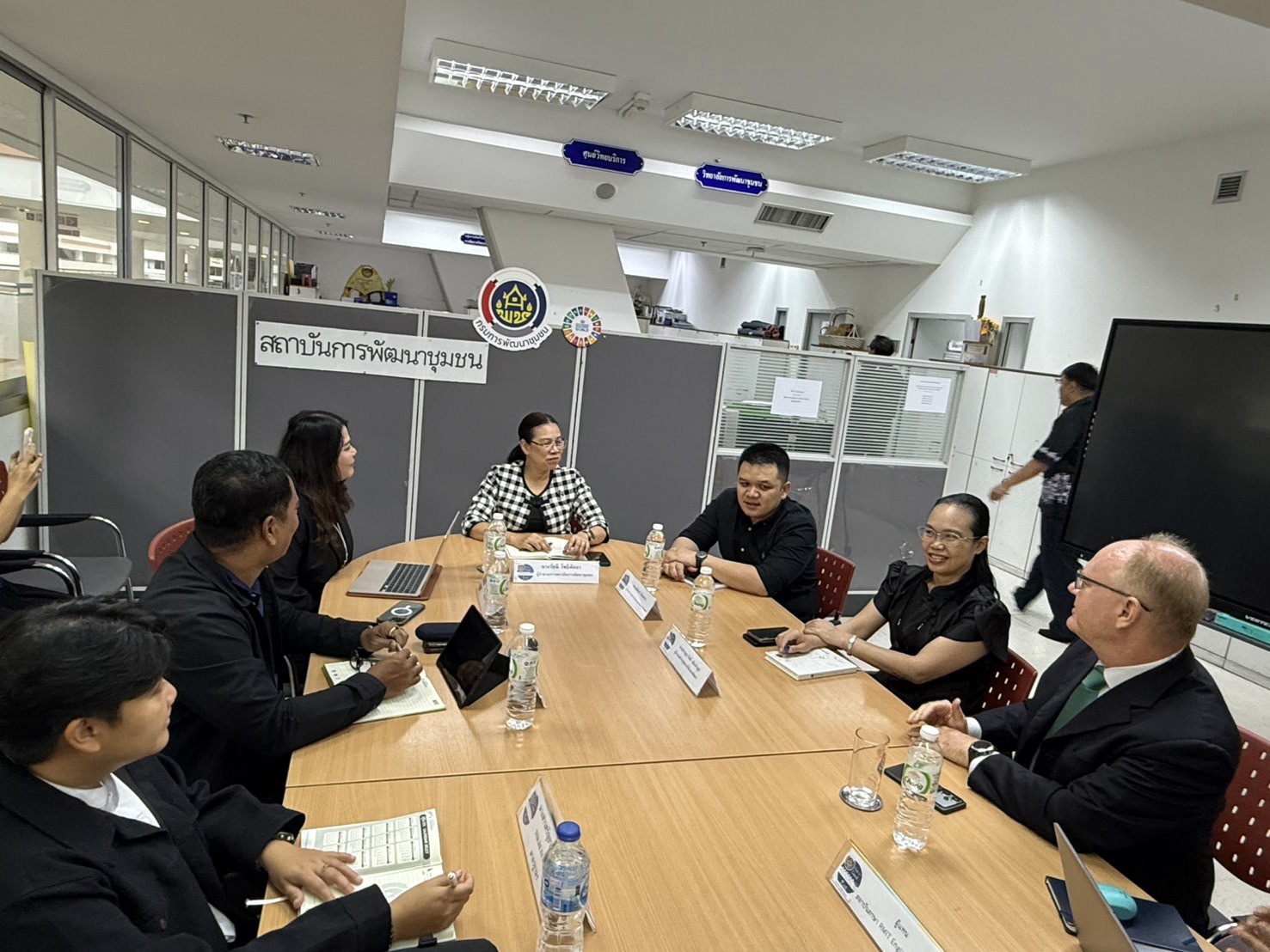 สถาบันการพัฒนาชุมชน มุ่งมั่นปั้น "นักพัฒนา" ยุคใหม่! หารือแนวทางอัปสกิลภาษาอังกฤษ เพื่อก้าวสู่สากลไปด้วยกัน